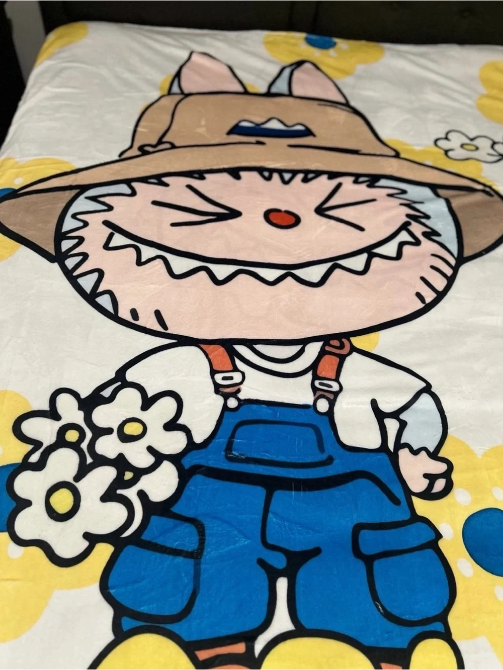 Yellow & Blue Cartoon Plush Bedding Throw Blanket full size beautiful soft
